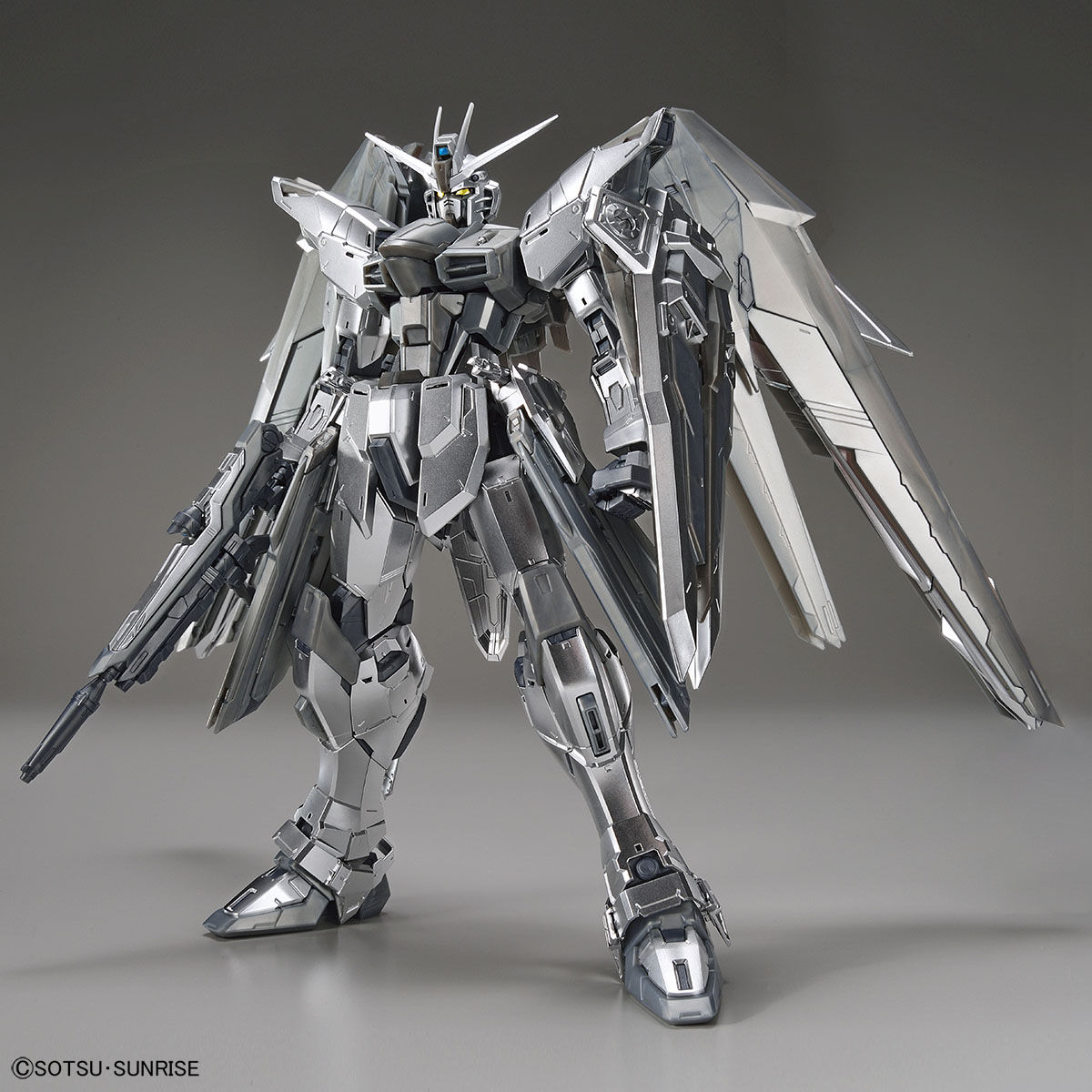 MG 1/100 ガンダムベース限定 フリーダムガンダム Ver.2.0[シルバー ...