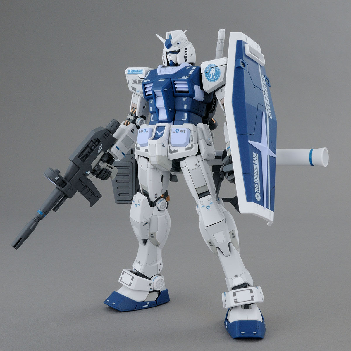 MG 1/100 ガンダムベース限定 RX-78-2 ガンダムVer.3.0 [ガンダムベースカラー] − 商品情報｜THE GUNDAM BASE  - ガンダムベース公式サイト