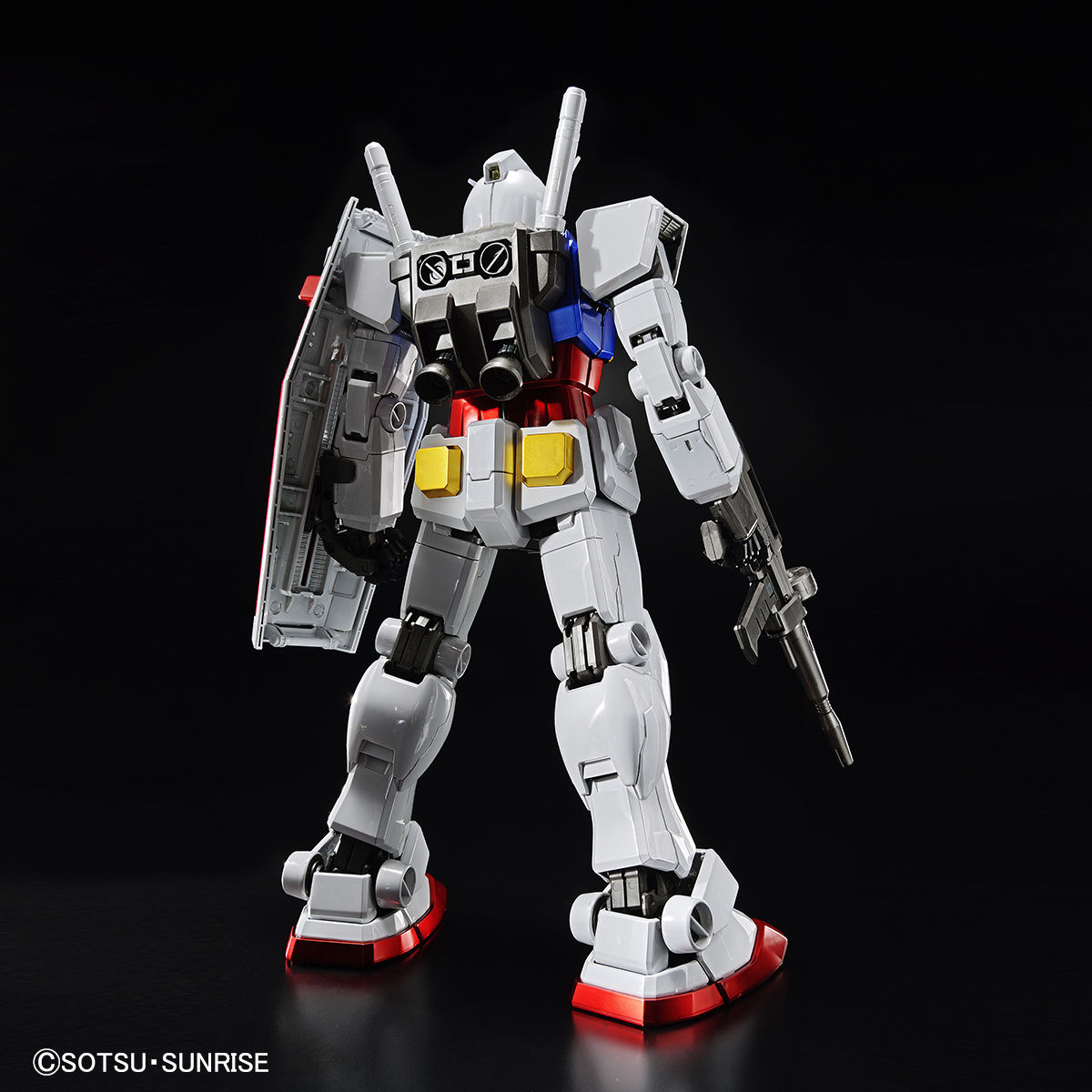 RX-78-2 ガンダム チタニウム フィニッシュ Gベース限定　完成品　PG