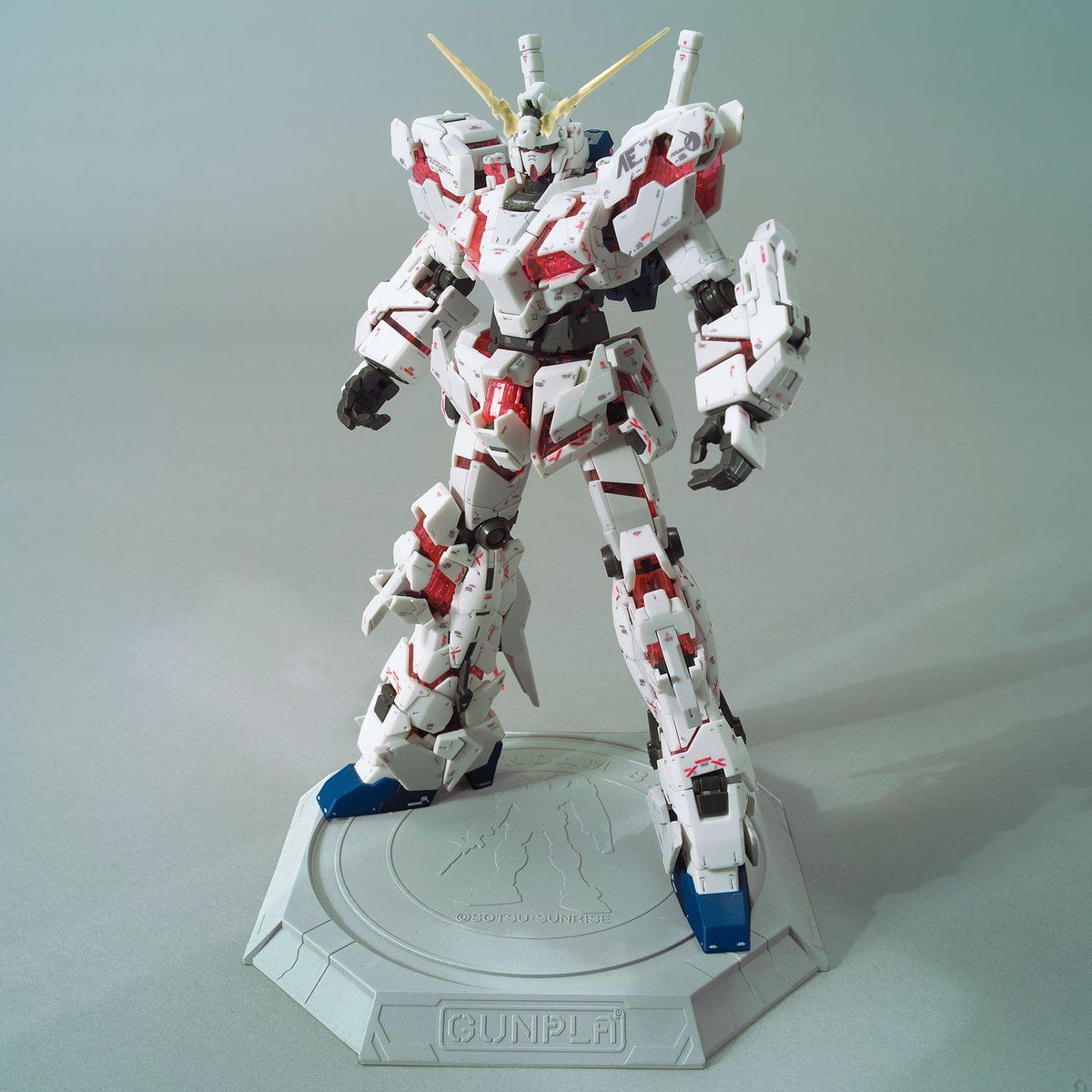 バンダイ RG 1/144 ガンダムベース限定 ユニコーンガンダム  ゴールド