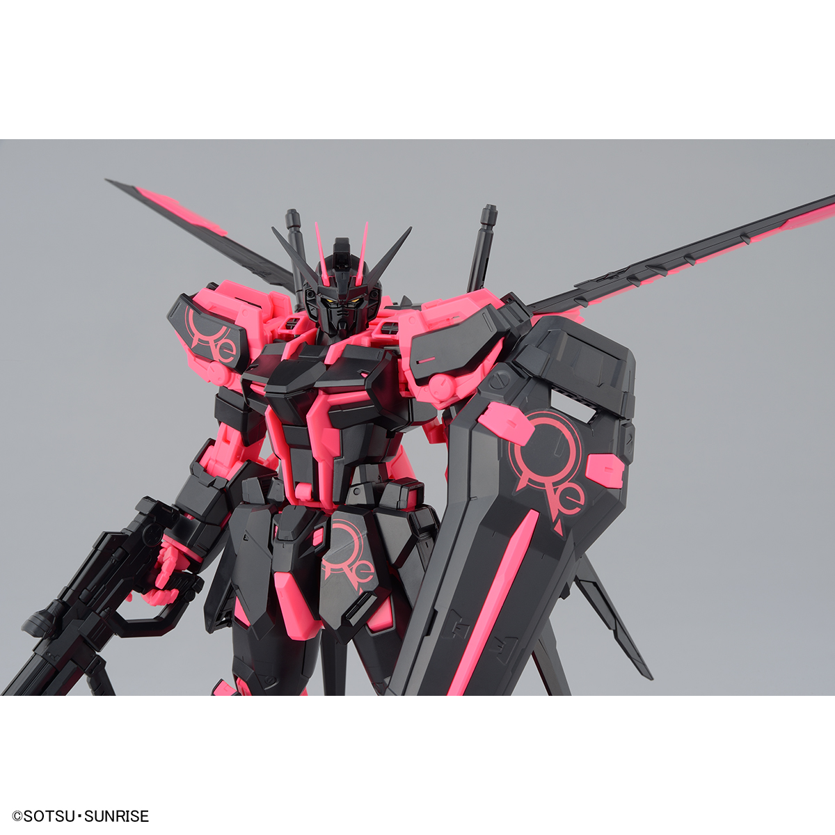 限定品即納プレミアムバンダイ限定 MG 1/100 エールストライクガンダム Ver.RM用 ランチャーストライカー/ソードストライカーパック プラモデル 機動戦士ガンダムSEED