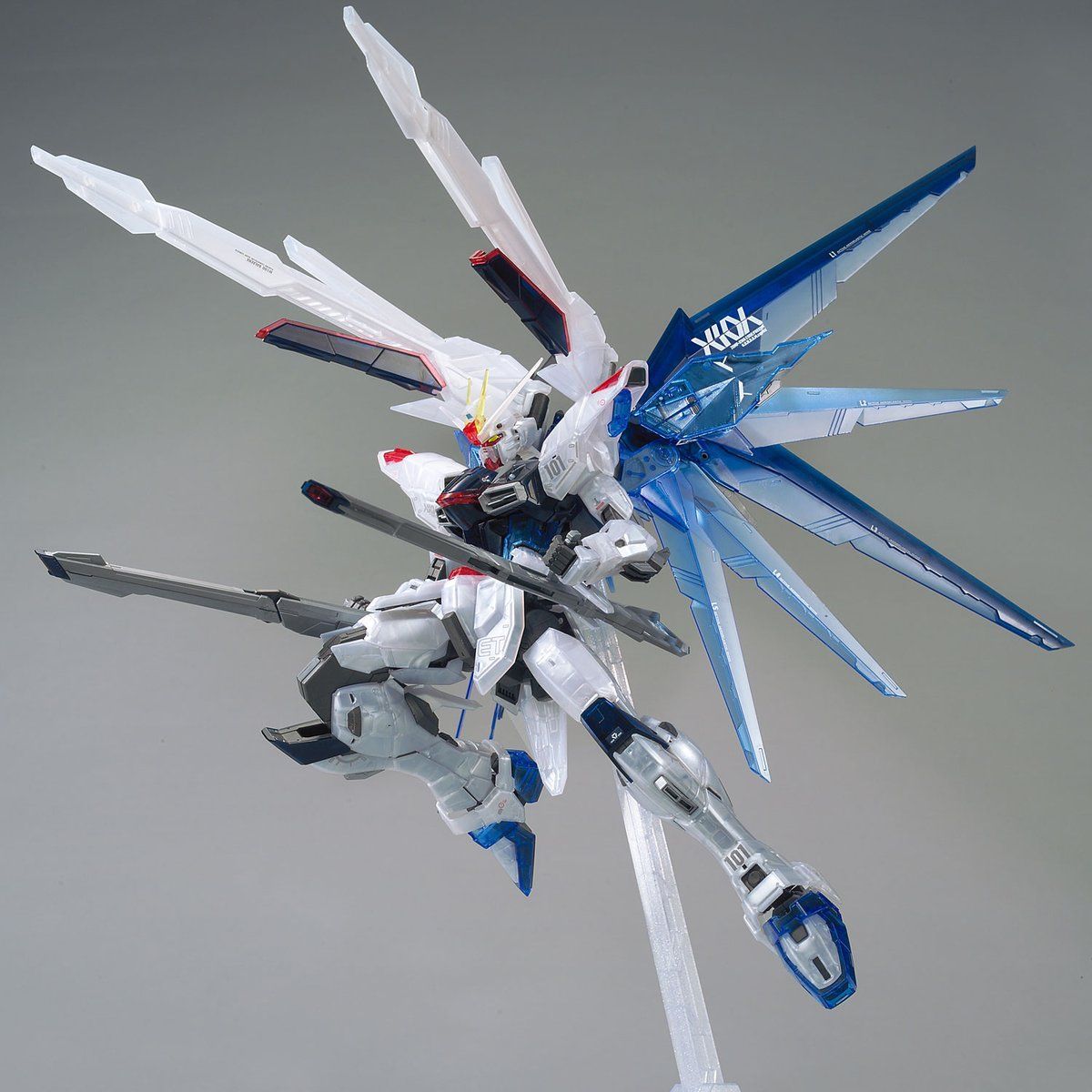 MG 1/100 フリーダムガンダム Ver.2.0 ソリッドクリア-