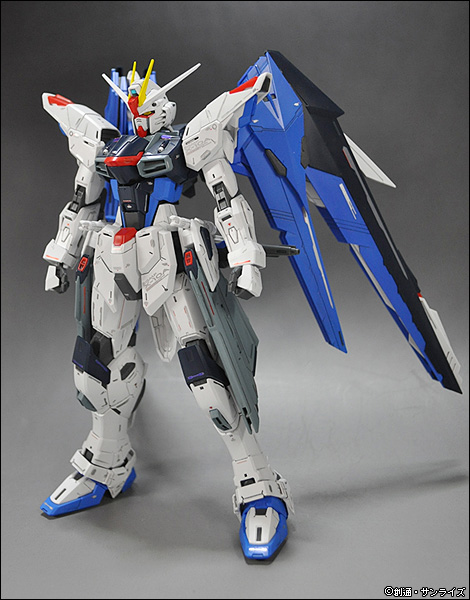 メーカーBANDAIMG 1/100 フリーダムガンダムVer.2.0 塗装済 完成品